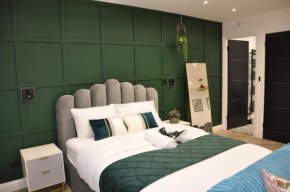 Cosy, spacious Apt- Shopping centre